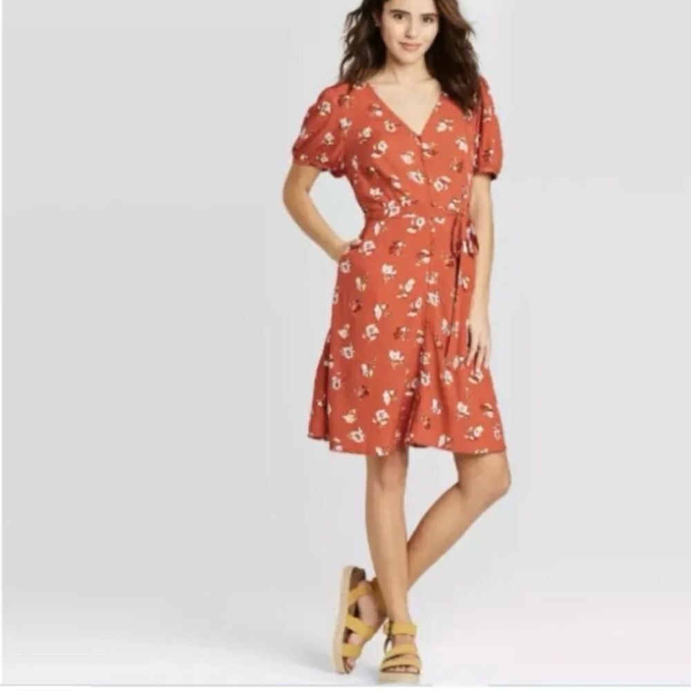Women’s Floral Short Sleeve Button Down Belted Waist Dress in Rust Size M